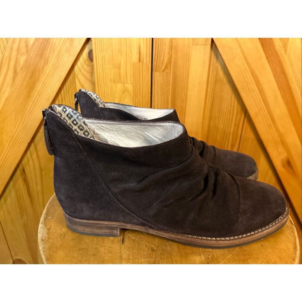 Matt Bernson Anthropologie Brown Suede Boots Size 9M